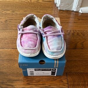 Hey Dude Kids Moccasins in Pink/Purple and Blue Tie-Dye. Size 8 Toddler.